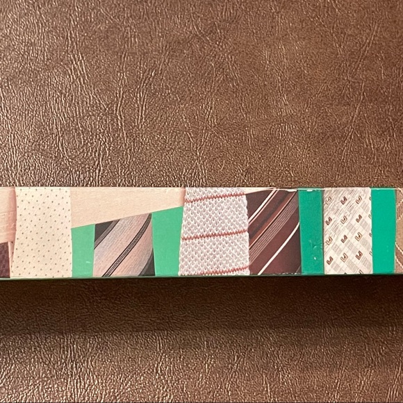 New in Box Tie Rack - Picture 2 of 5